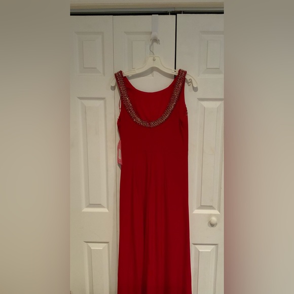 NWT Alex Evenings red fitted formal/Prom gown-SZ 6 - Picture 4 of 6